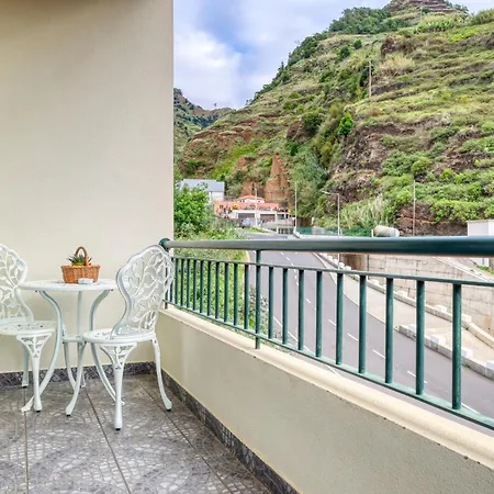 Valley Nest, A In Madeira Apartment