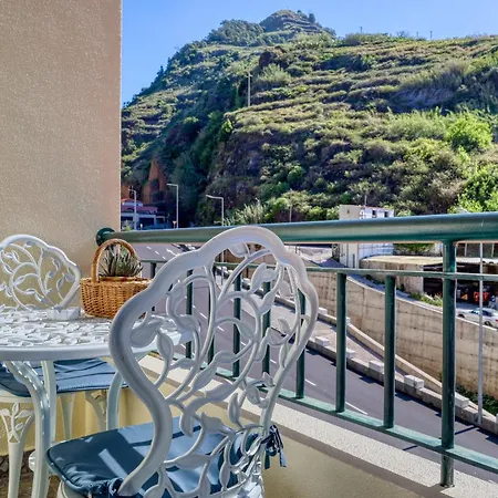 Valley Nest, A In Madeira Tabua (Madeira)