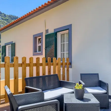 Valley Nest, A In Madeira * Tabua (Madeira)