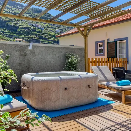 Valley Nest, A In Madeira *